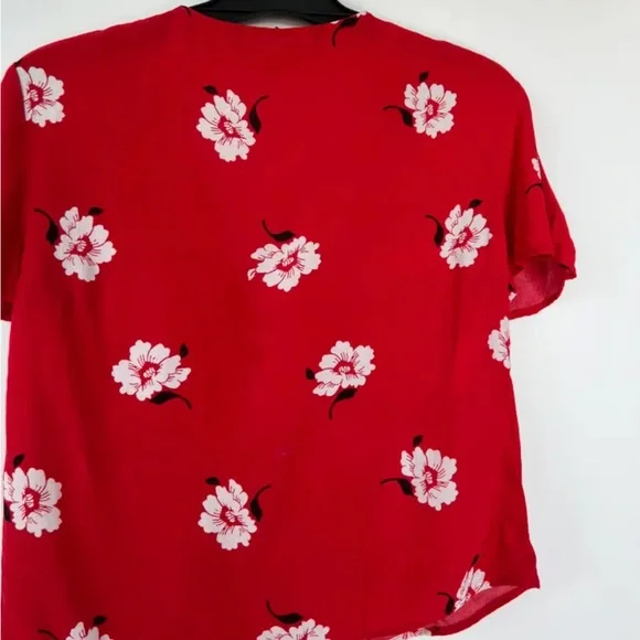 Zara red floral v-neck blouse [Free add on with purchase] - Picture 6 of 7